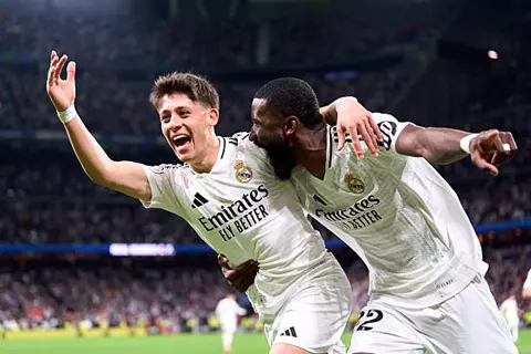 إلى النهائي.. ريال مدريد يقتل أحلام سوسيداد في مباراة الـ8 أهداف بكأس ملك إسبانيا